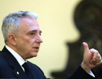 Isărescu: Creditarea se va relua, dar nu se ştie când