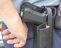 Un poliţist din Piteşti s-a împuşcat mortal în cap