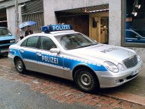 Poliţişti cu tupeu: I-au zdrobit câinele cu maşina în mod voit şi acum îi cer despăgubiri 
