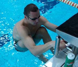 CN de nataţie în bazin scurt: Record naţional la 100 m spate pentru Răzvan Florea