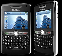 Afacerist francez a interzis mobilele BlackBerry în companie pentru ameninţări de securitate