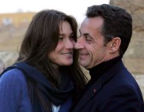Nicolas Sarkozy şi Carla Bruni, acuzaţi că au amanţi