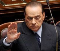 Berlusconi atacă justiţia: procurorii sunt la fel de răi precum atacatorul meu 
