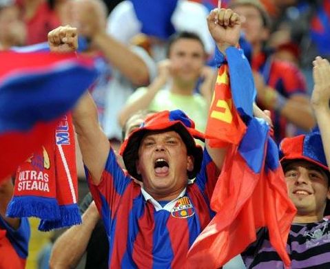 "Umiliţi la Istanbul" - povestea unor fani stelişti, evacuaţi de pe stadion din ordinul lui "Başkan Argăseală"