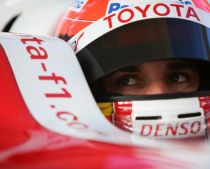 Criza economică continuă să lovească în producătorii auto din Japonia: Toyota se retrage din Formula 1