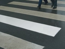 O călugăriţă a lovit două fetiţe pe trecerea de pietoni. Una dintre ele a murit