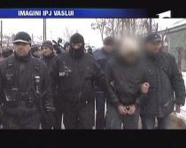 Vaslui. Patru bărbaţi acuzaţi de crimă, aproape de a fi linşaţi de 250 de oameni (VIDEO)