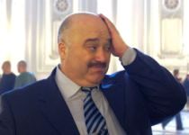 Cătălin Voicu, unul dintre cei mai săraci parlamentari. Locuieşte cu părinţii şi trăieşte din salariul de senator