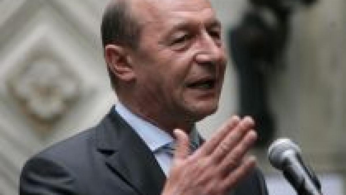 Băsescu îi îndeamnă pe români să iasă la vot pentru a da dovada