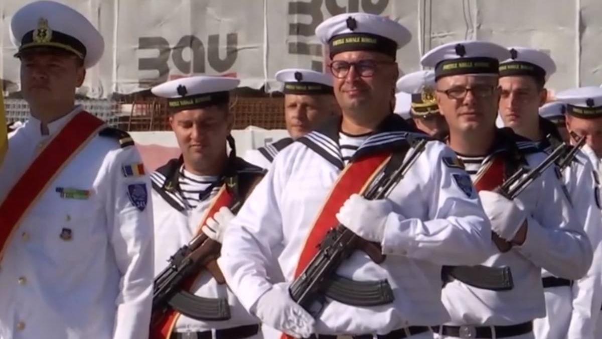 Ultimele Preg Tiri Pentru Ziua Marinei Marinarii Militari Depun