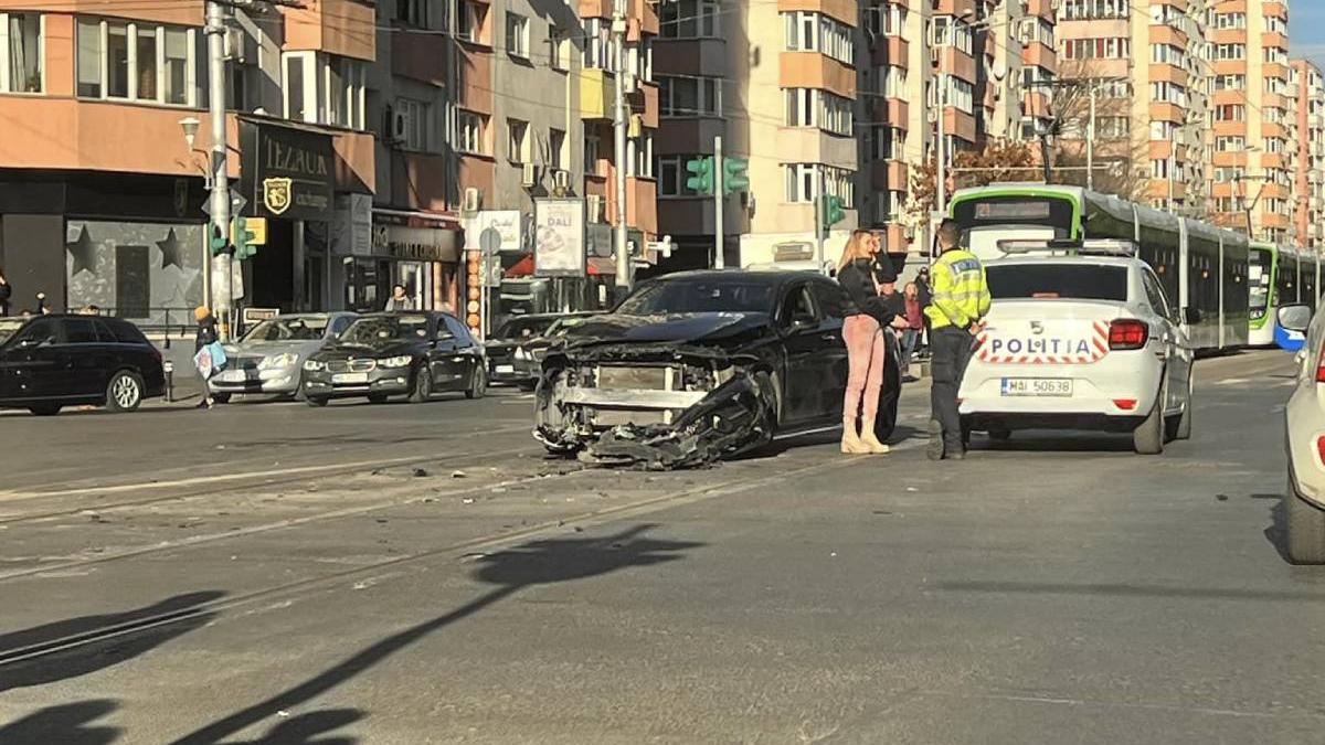 Accident rutier pe Calea Moșilor din București Linia 21 de tramvai