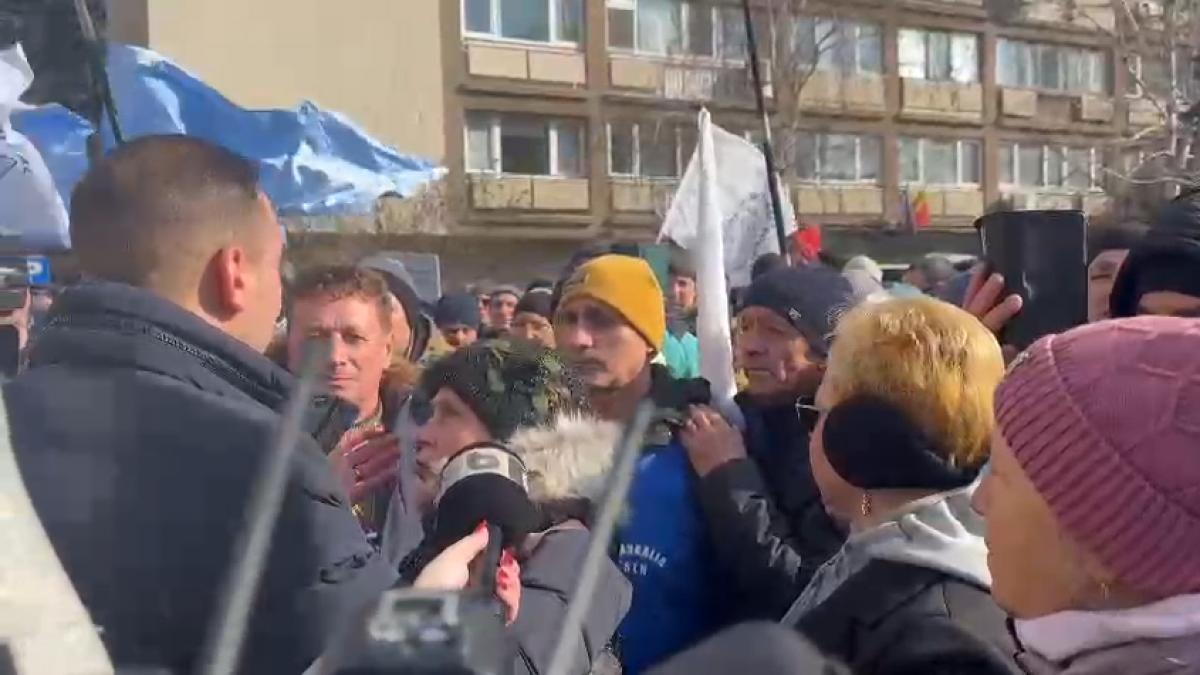 Video Muncitorii De La Antierul Naval Mangalia Protesteaz La