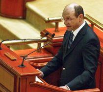 Băsescu: Geoană o să rămână virgin dacă îşi pune "centura de castitate"