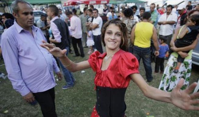 Franţa. Şase români de etnie romă sunt suspectaţi de Franţa. Şase români de etnie romă sunt suspectaţi de