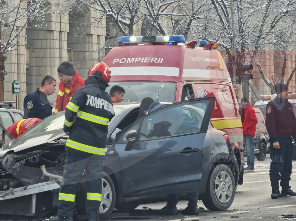 Accident Grav N Fa A Parlamentului Cinci Oameni Au Fost R Ni I