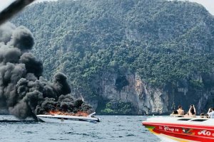 O ambarcaţiune cu turişti a explodat în sudul Thailandei: 16 persoane au fost rănite