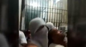 Revoltă într-o închisoare din Brazilia. Deținuții au luat 18 gardieni ca ostatici
