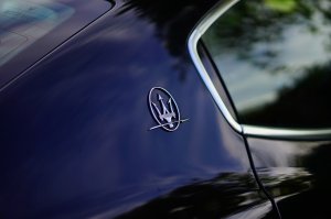 Maserati, scos la vânzare de ANAF la prețul unei Dacii. Cât costă autoturismul