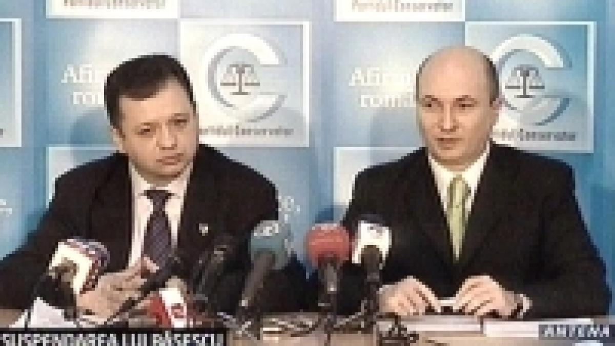 Salariile funcţionarilor vor scădea în secret