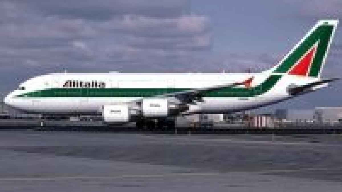 Alitalia, curtată de 11 companii