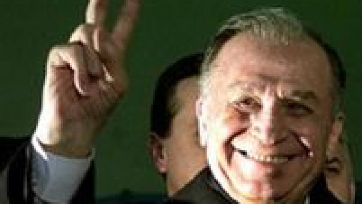 Iliescu superviza activitatea Securităţii
