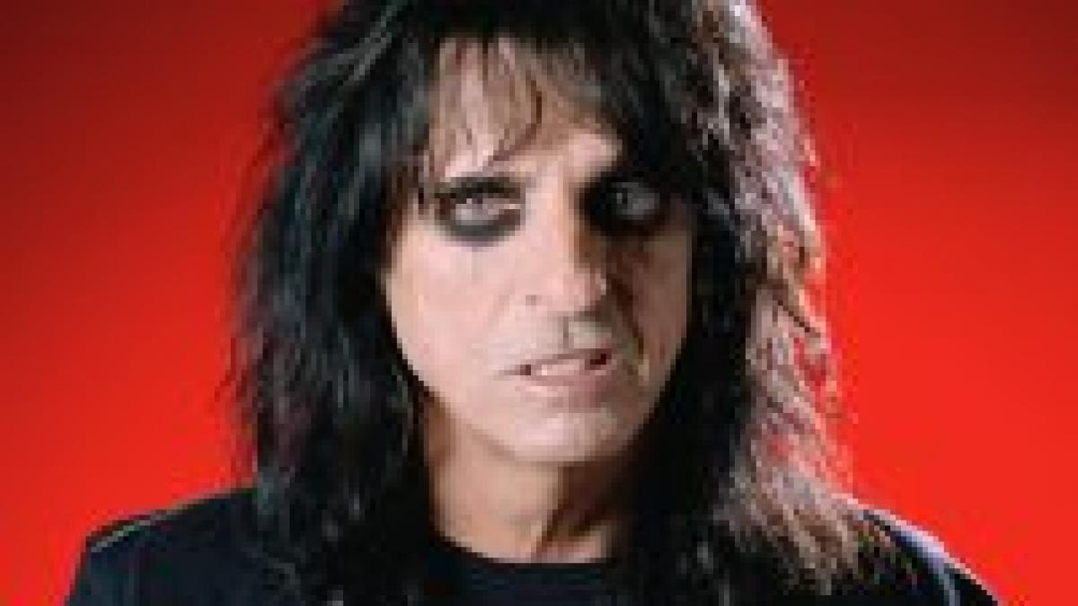 Alice Cooper vine la  B'Estival
