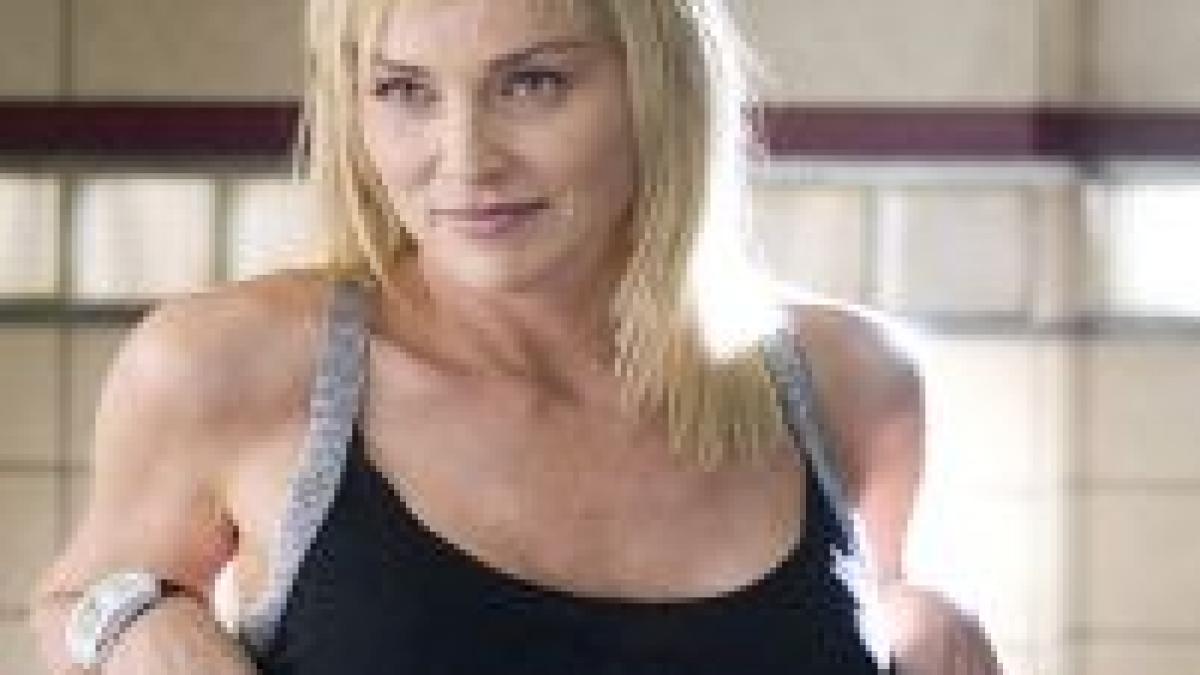 Sharon Stone, favorită la Zmeura de Aur
