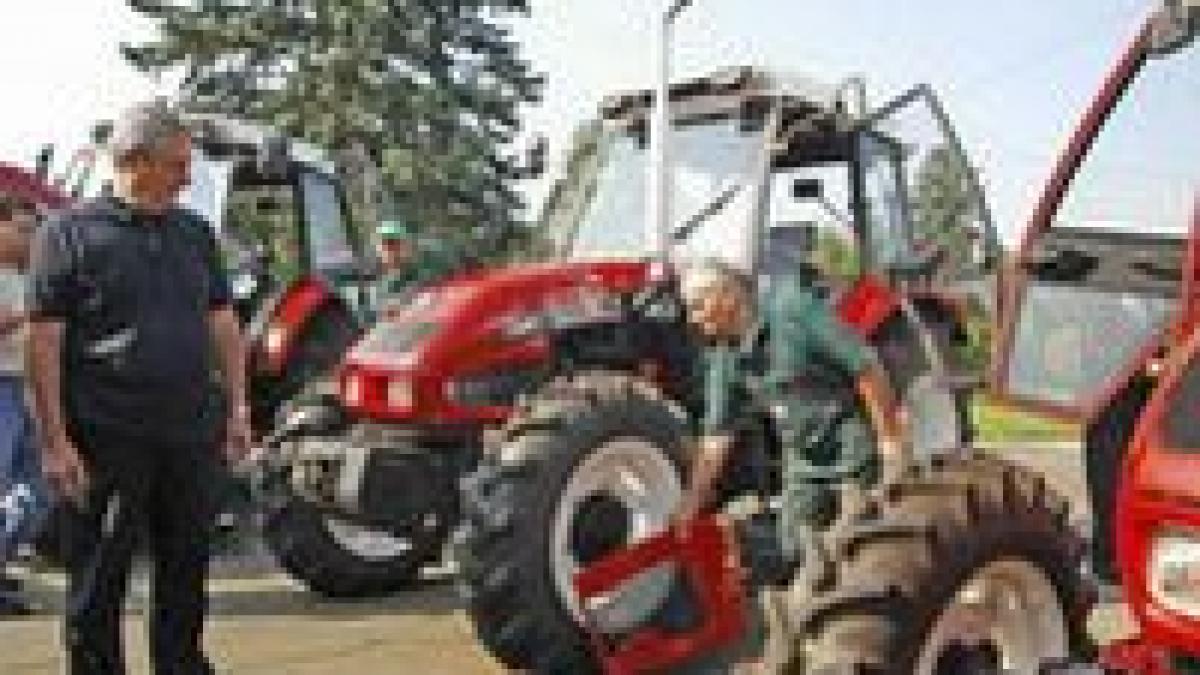 Muncitorii de la Tractorul au întrerupt lucrul 
