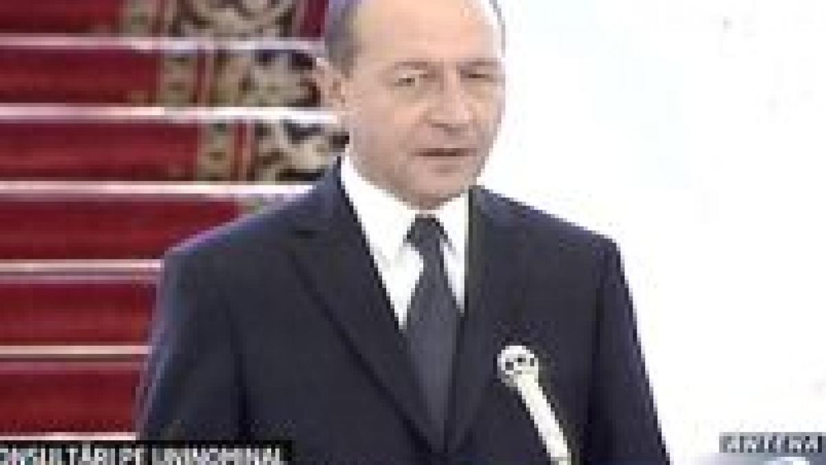 Băsescu ar putea renunţa la referendum