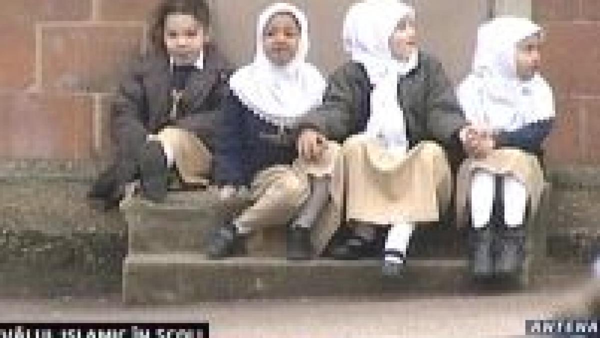 Londra. Vălul islamic poate fi interzis în şcoli