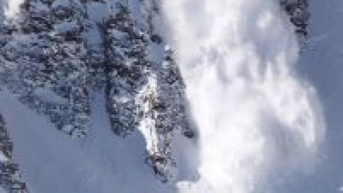 Pericol de avalanşă în Făgăraş şi Piatra Craiului