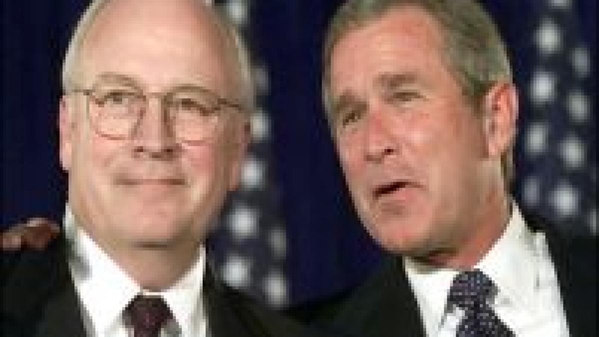 Cheney face glume pe seama lui Bush şi Al Gore