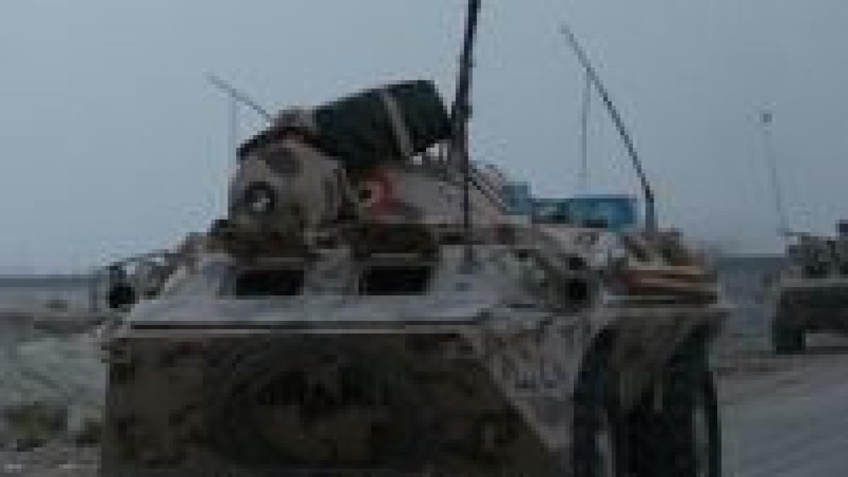 Patru militari români răniţi în Irak
