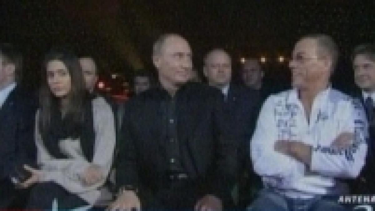 
Putin se relaxează în timp ce ruşii protestează