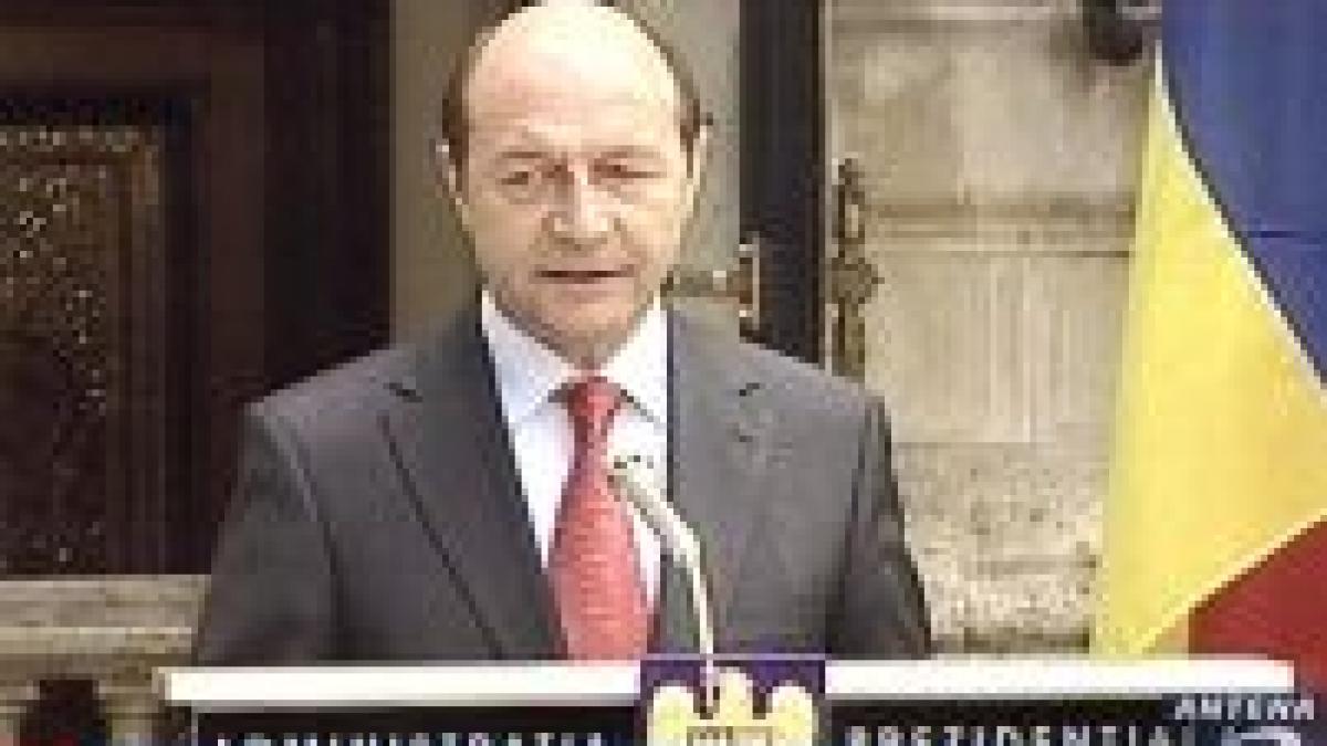 Băsescu ameninţă din nou cu demisia