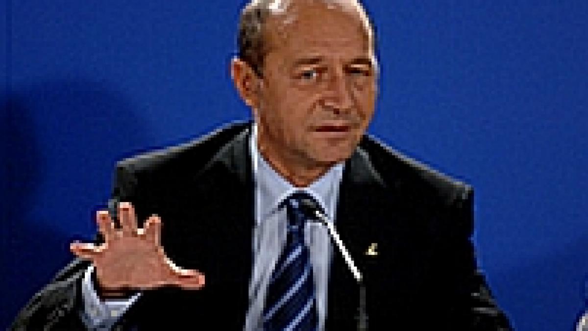 Presa germană îl susţine pe Băsescu