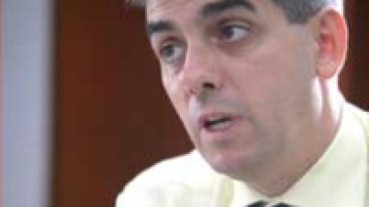 Nicolăescu dă laptopuri medicilor de familie