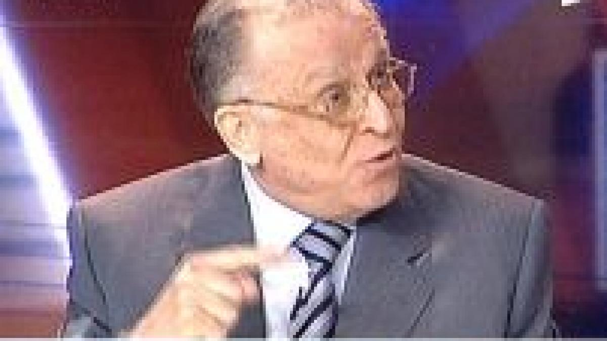 Iliescu: Băsescu se comportă anormal