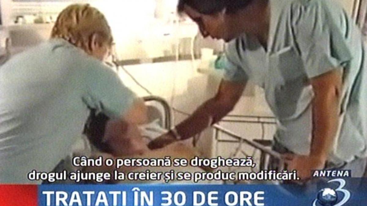 Doi tineri renunţă la droguri în 30 de ore