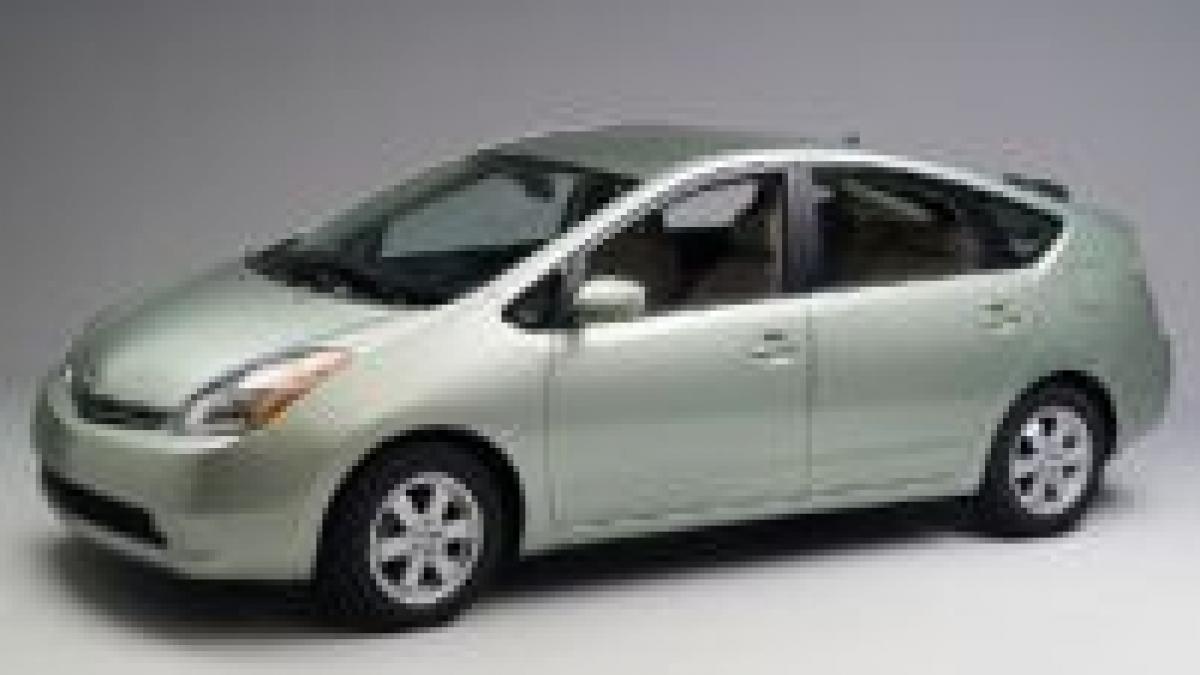 Un hibrid Toyota Prius consumă  1.9l/100 de km 