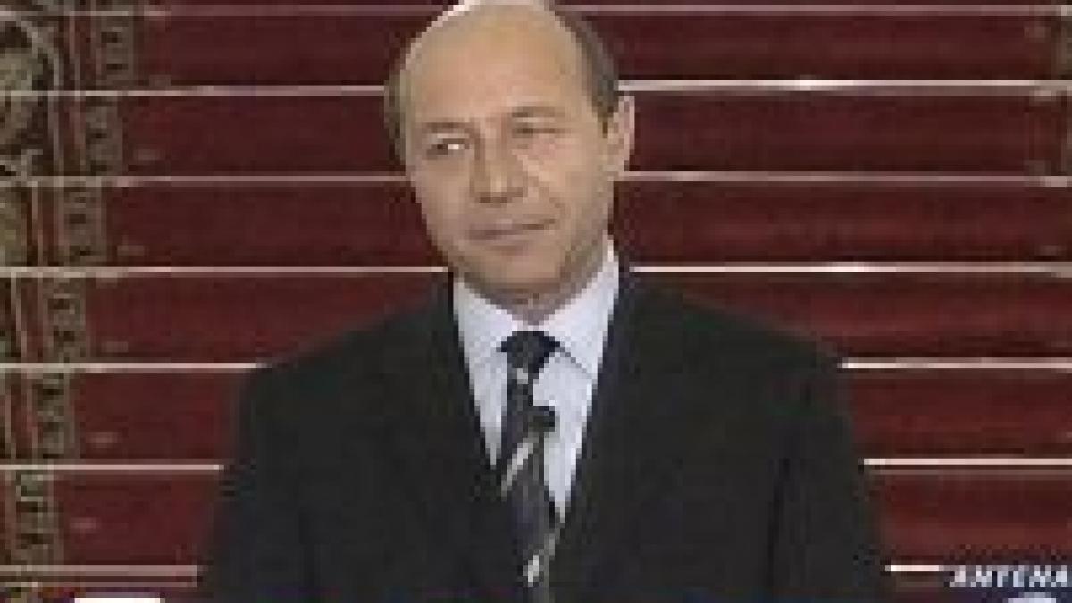 Băsescu: PNL rămâne şantajabil de PSD