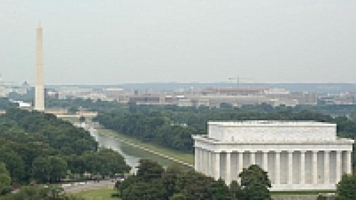 Senatorii americani au făcut schimb de... pumni