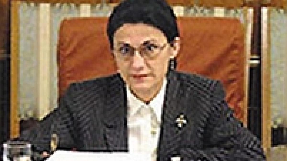 Studenţii cer demisia Ecaterinei Andronescu