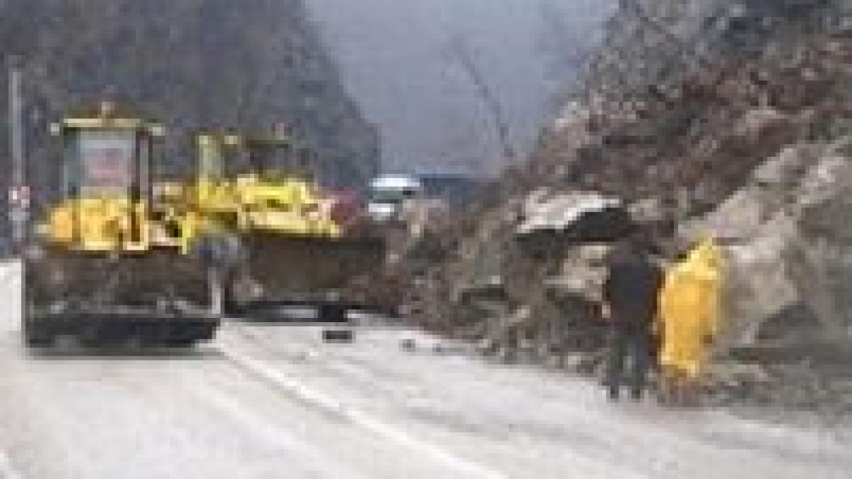 Traficul rutier a fost reluat pe Valea Oltului