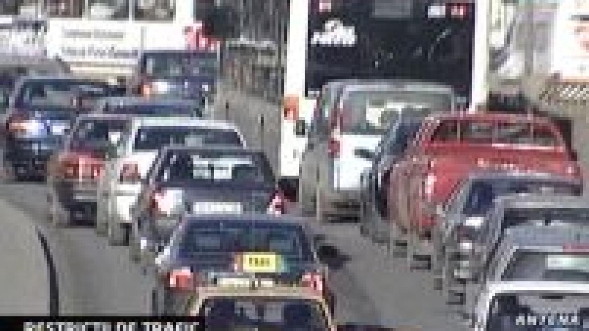 Traficul în Capitală - misiune imposibilă. Noi restricţii