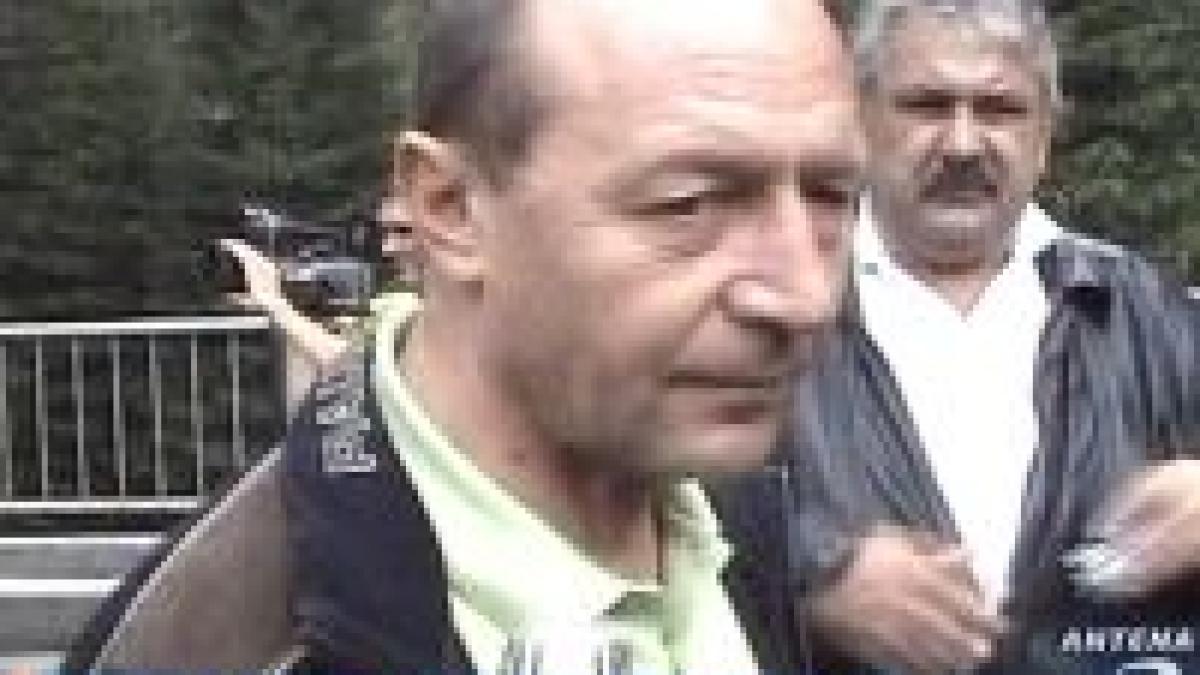 Băsescu a sesizat Parchetul cu situaţia de pe DN 66A