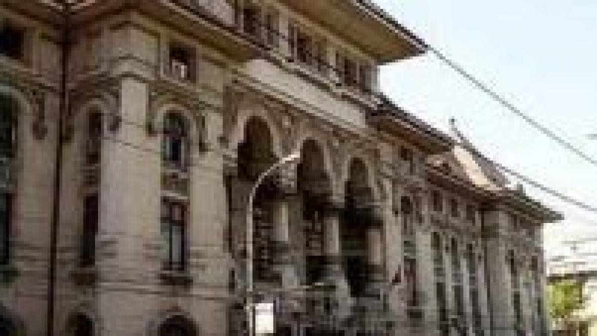 Program redus în administraţia locală din cauza caniculei
