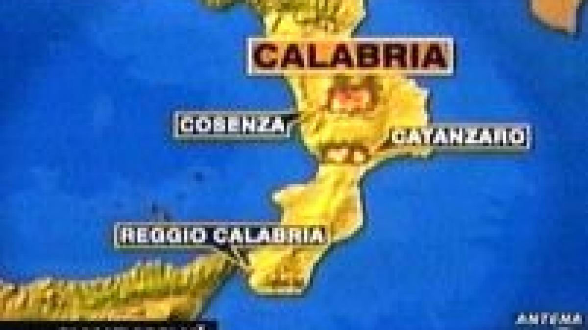 Alertă în Italia. 250 de oameni blocaţi pe o plajă