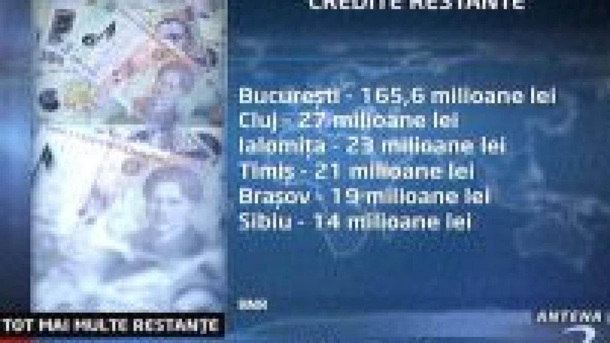 Românii iau credite pe care nu le mai plătesc