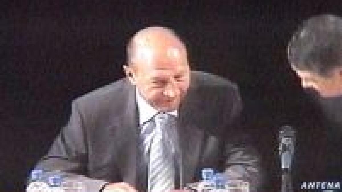 Băsescu despre pensii: Nu vreau să spun "Mamă, v-am minţit!"